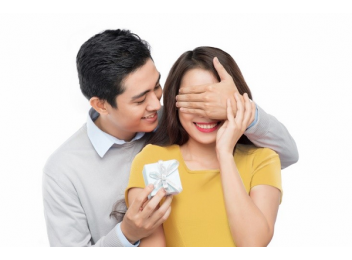 Bí kíp mua quà tặng vợ cho các ông chồng