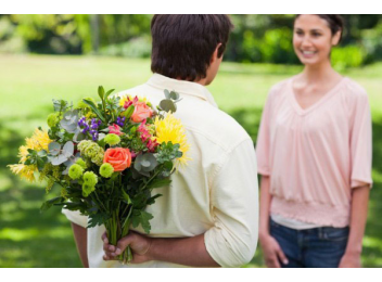 Bật mí bí quyết lựa chọn quà tặng bạn gái siêu chuẩn